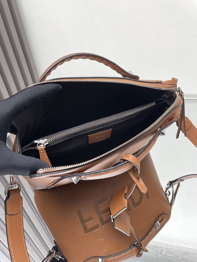 フェンディバッグ角部分ディテール